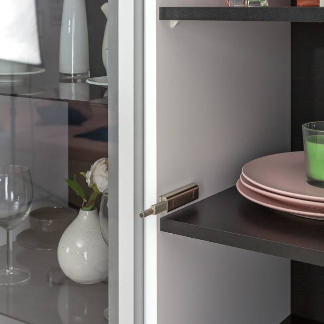 Стенка для гостиной Сидней Комплектация № 23 цвет белый/чёрный/фасады МДФ белый глянец Стенка для гостиной Сидней Комплектация № 23 цвет белый/чёрный/фасады МДФ белый глянец