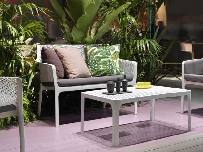 Диван пластиковый Net Bench белый 1160х700х860 мм Диван пластиковый Net Bench белый 1160х700х860 мм